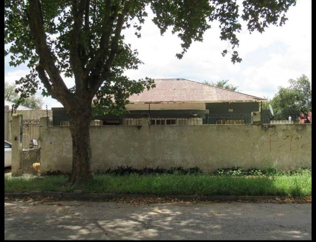 3 BEDROOM HOUSE FOR SALE IN TURF CLUB